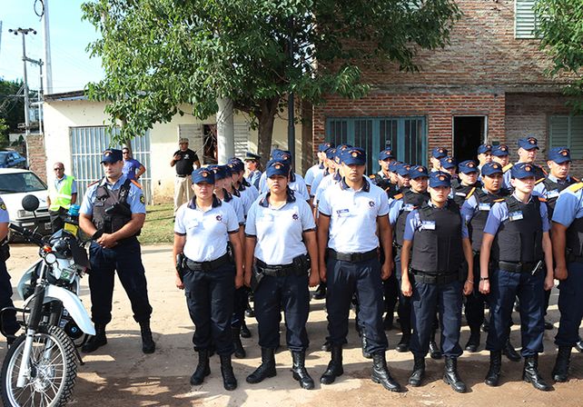 La Policía Comunitaria ya recorre 30 manzanas en el barrio Coronel Dorrego