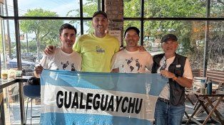 Biciviajeros entrerrianos compartieron mates con Manu Ginóbili en Texas.