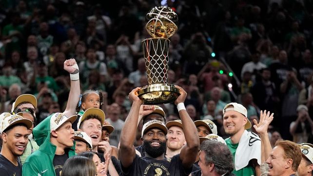 Boston Celtics se consagró campeón de la NBA por decimoctava vez en su historia tras derrotar como local por 106 a 88 a Dallas Mavericks.&nbsp; 