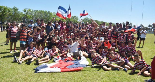 Santa Fe Rugby festejó el haberse consagrado campeón de prereserva del Regional.