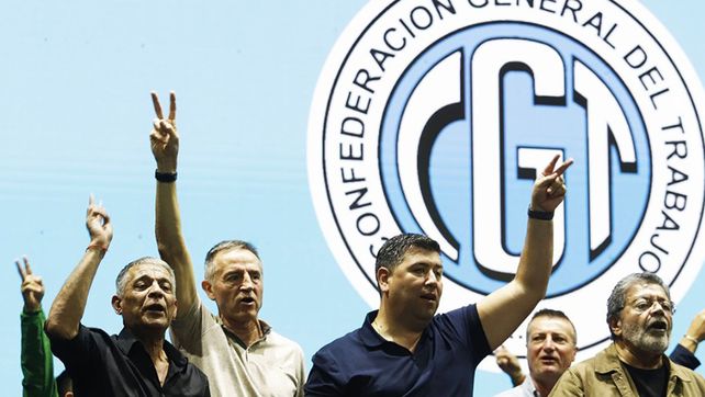 La CGT rechazó el salario mínimo fijado por el Gobierno en $328.400. Está desconectado de la realidad