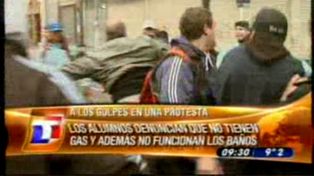 Estudiantes agreden a un hombre que se quej&oacute; por un corte de tr&aacute;nsito