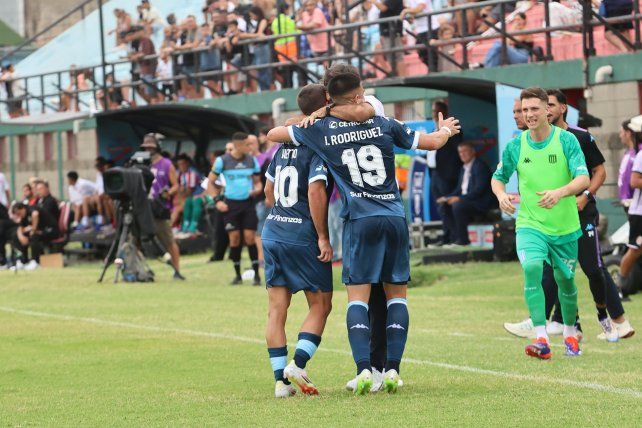 Rocky Balboa cerró el triunfo de Racing ante Barracas Central en el Apertura