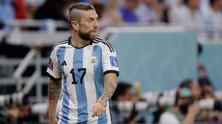 Otros tiempos. Papu Gómez se ganó la simpatía de la gente con su bailecito, pero eso quedó en el olvido.