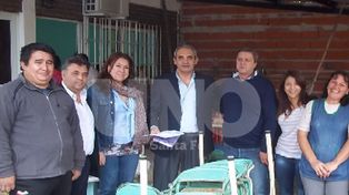 La Bancaria Santa Fe entregó sillas y mesas al C.A.F N° 31 de Colastiné Norte