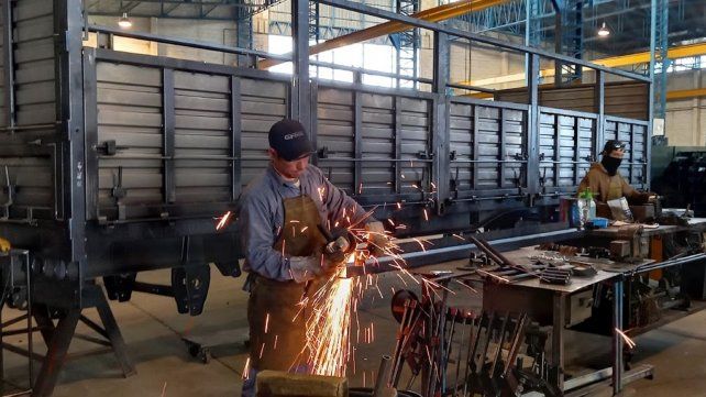 La industria y la construcción registraron una fuerte caída