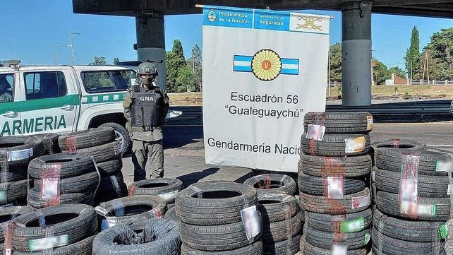 Contrabando: Gendarmería localizó camión con 93 neumáticos