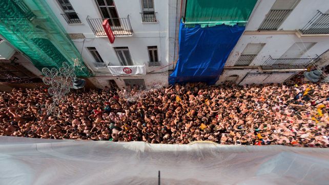 Tomatina, la batalla roja celebró su fiesta anual