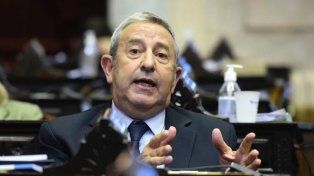 Cobos propuso modificar el huso horario que rige para Argentina