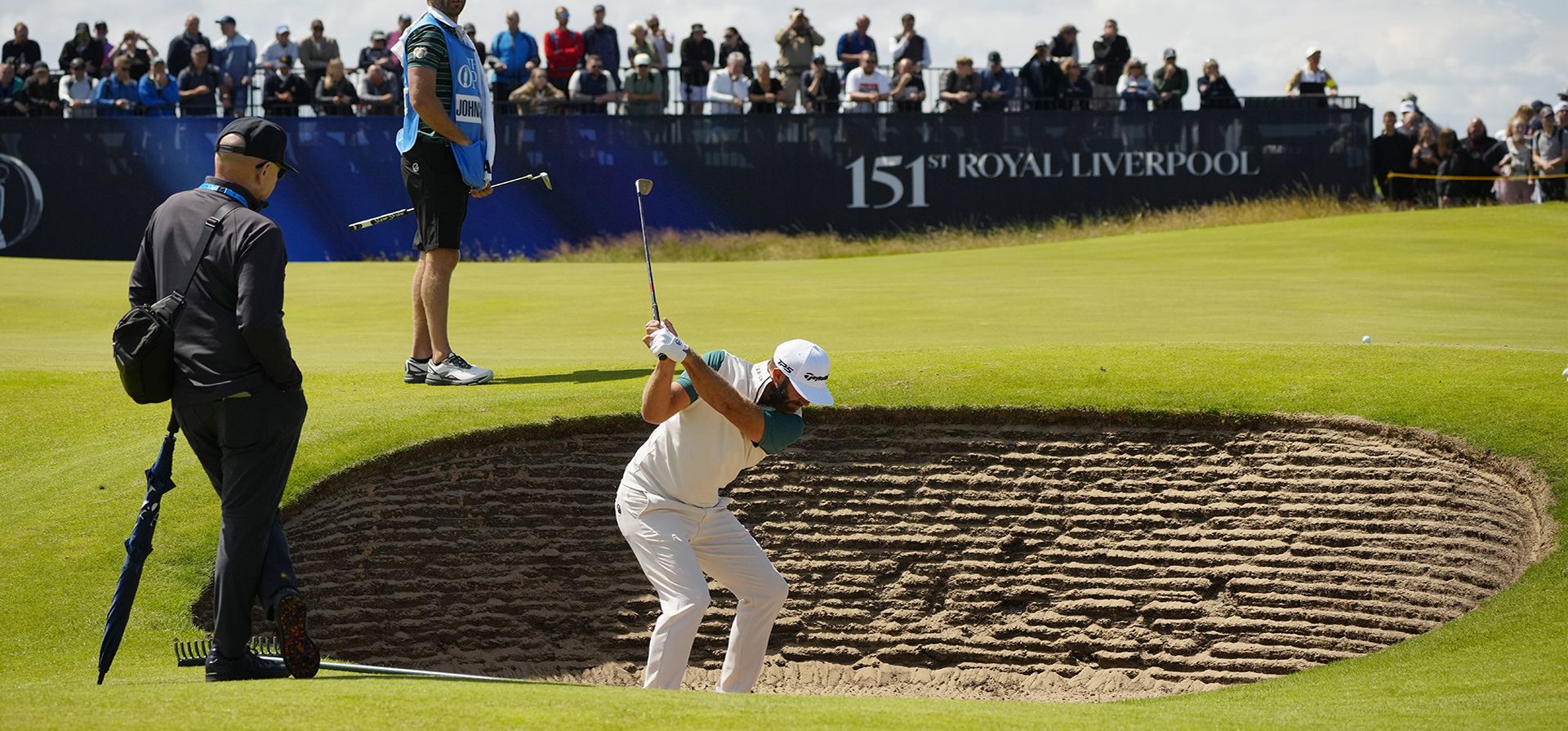 Dustin Johnson, de Estados Unidos, juega en un búnker en el cuarto green durante una ronda de práctica para el Campeonato Abierto Británico de Golf en el Royal Liverpool Golf Club en Hoylake, Inglaterra, el miércoles 19 de julio de 2023. El Abierto comienza el jueves 20 de julio. (Foto AP/Jon Súper) Dustin Johnson, de Estados Unidos, juega en un búnker en el cuarto green durante una ronda de práctica para el Campeonato Abierto Británico de Golf en el Royal Liverpool Golf Club en Hoylake, Inglaterra, el miércoles 19 de julio de 2023. El Abierto comienza el jueves 20 de julio. (Foto AP/Jon Súper)