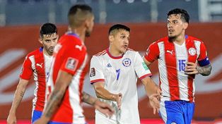 En el debut de Guillermo Barros Schelotto, Paraguay perdió como local ante Chile por 1-0.