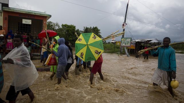 El huracán Matthew devastó Haití y castigó a Cuba en su camino hacia Bahamas y Florida