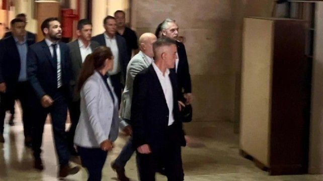 Alberto Fernández llegó a las 9.30 a los tribunales federales de Retiro