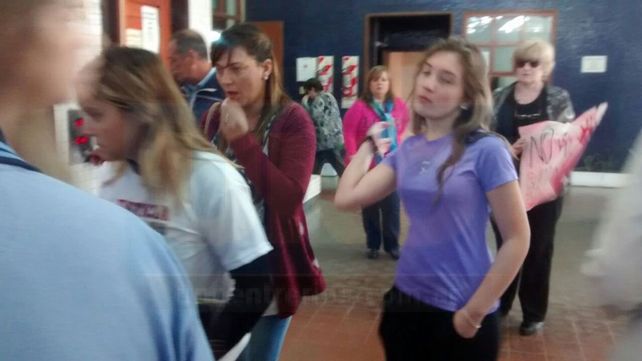 CGE se comprometió a investigar supuesto bullying a la chica de Paso de la Arena