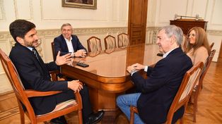 El gobernador Maxiliano Pullaro recibió al exmandatario cordobés Juan Schiaretti, en un encuentro donde resaltaron las coincidencias entre los modelos provinciales.&nbsp;