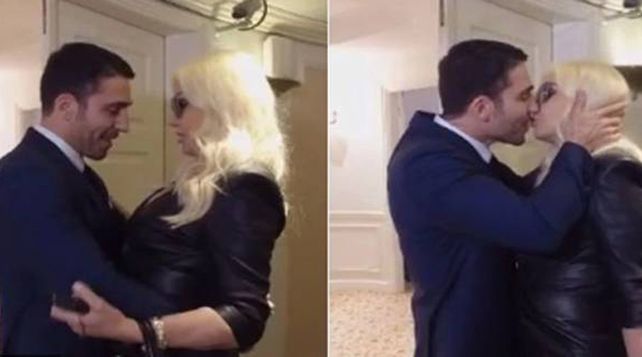 ¡Grande Susana! La diva encantó al galán de Velvet  que le dio un beso en la boca