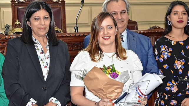 Distinguieron a la periodista de UNO Santa Fe Bárbara Favant en la Legislatura provincial
