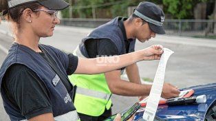 Debuta el nuevo sistema de multas digitales emitidas en el momento de la infracción en la Circunvalación oeste santafesina.&nbsp;