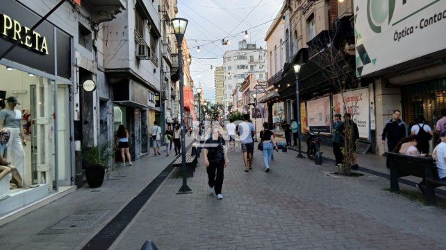 Persiana arriba el viernes y abajo el lunes: el comercio definió cómo se trabajará el fin de semana largo