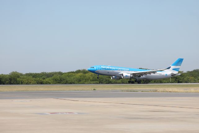 Llegó el avión de Aerolíneas Argentinas que trae 300 mil dosis de la vacuna rusa Sputnik V