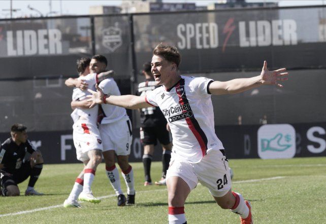 Afilado y en alza. Mateo Silvetti viene de clavar un doblete ante Deportivo Riestra. El pibe de la cantera aprovechó su chance y se ganó un lugar en el equipo.