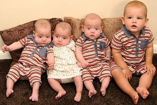 Tuvieron 4 hijos en 9 meses