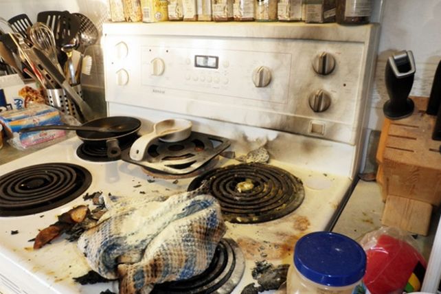 Los 10 problemas culinarios de la gente que recién se va a vivir sola
