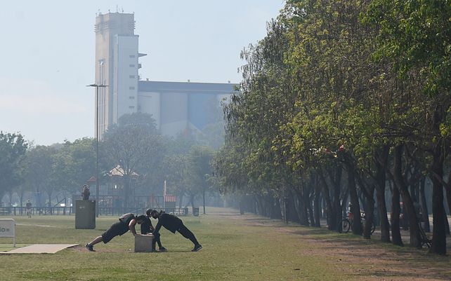 El humo de los incendios en las islas promete estar presente este viernes