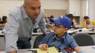 Tiene 10 a&ntilde;os y cursa astronom&iacute;a en una universidad de California