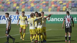 Los canallas, entonces conducidos por el Kily González, y con Broun y Damián Martínez entre los once, derrotaron a los ferroviarios con claridad.