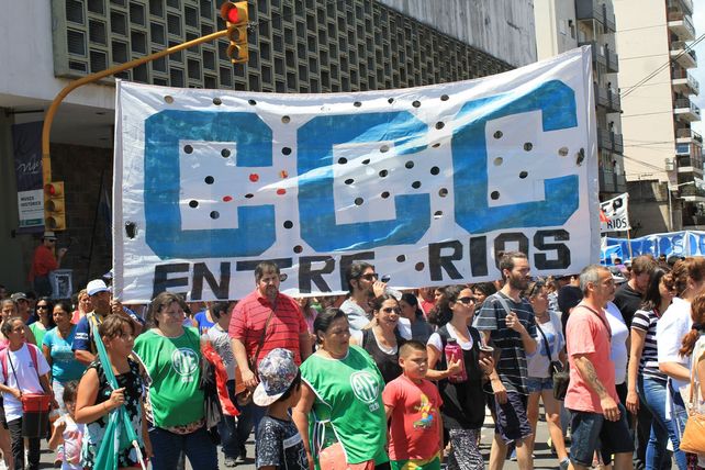 ATE y la Multisectorial marcharon y pidieron frenar el brutal ajuste de Macri
