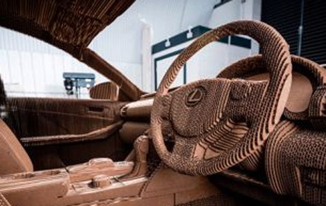 Lexus construyó un auto con láminas de cartón inspirado en un arte japonés milenario
