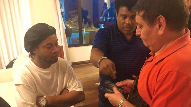 El momento de la detenci&oacute;n; imagen viralizada por los medios paraguayos