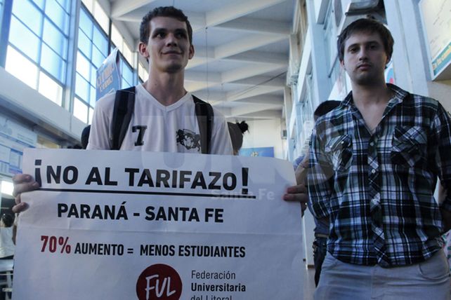 Presentaron el amparo para frenar el aumento del boleto Santa Fe-Paraná