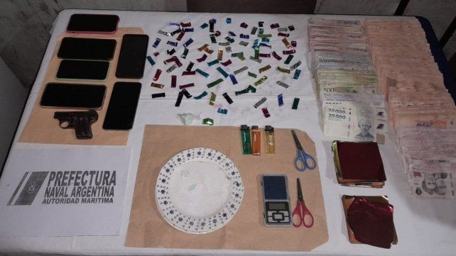 Una mujer detenido y droga secuestrada en un allanamiento en barrio Coronel Dorrego