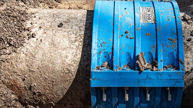 Se repara caño maestro de impulsión de agua potable en avenida Don Bosco