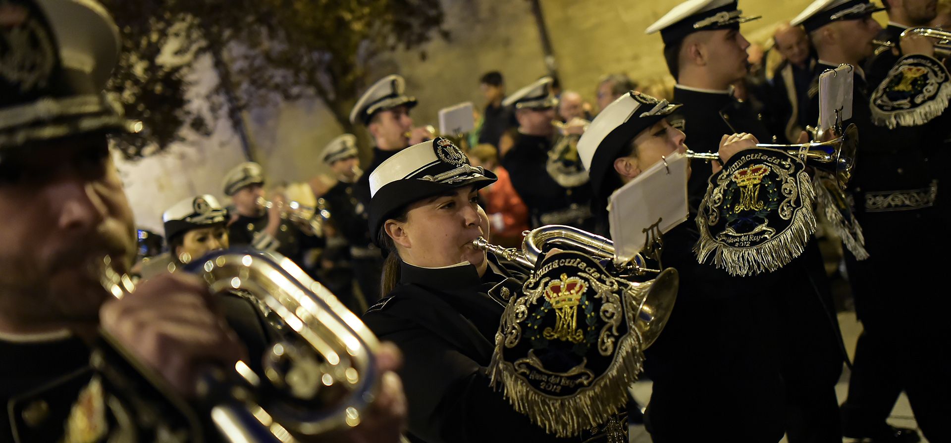 Músicos participan en la procesión del Lunes Santo en Logroño, norte de España, el lunes 3 de abril de 2023. (Foto AP/Alvaro Barrientos)