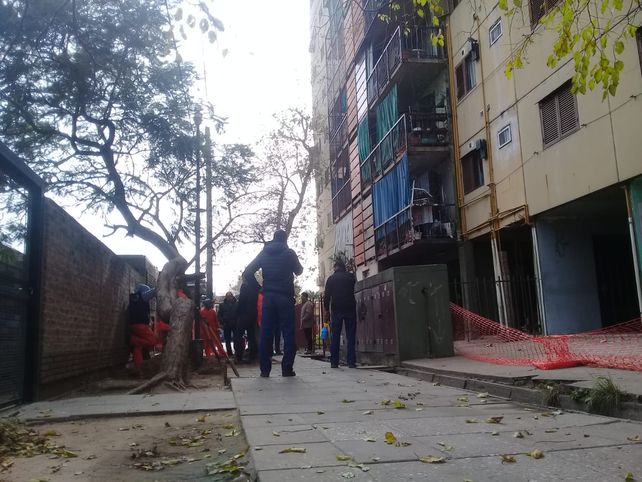 Por un escape de gas evacuaron dos torres de barrio El Pozo