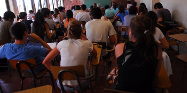 J&oacute;venes sudamericanos demandan educaci&oacute;n de calidad y trabajo digno