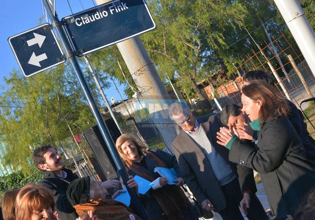 Una calle de Paraná mantiene viva la memoria de Claudio Fink