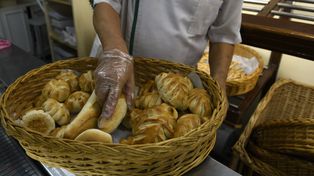 Un kilo de pan hoy cuesta entre 2000 a 2400 pesos y las facturas desde 350 a 500 pesos cada una