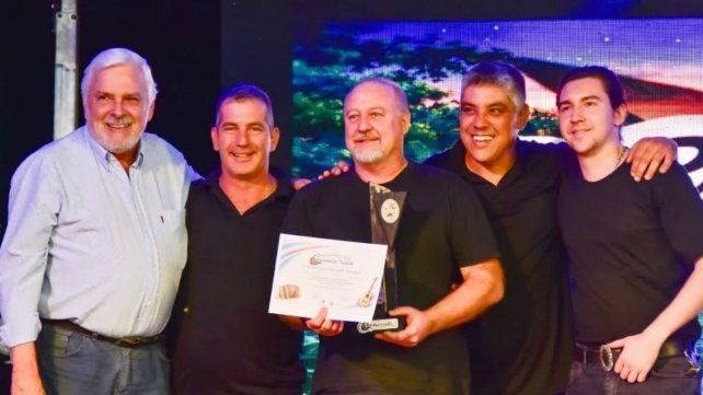 Javier Schmidt se llevó dos premios en la 48° Fiesta Provincial de la Chamarrita en Santa Elena