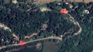El punto rojo más alejado de la costa marca la tranquera de ingreso al lugar y el que está más cerca es donde estaba la vivienda de los Maldonado.