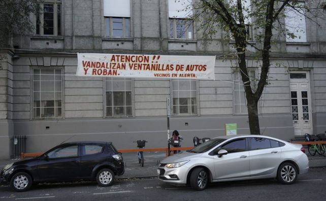 El cartel firmado por Vecinos en Alerta