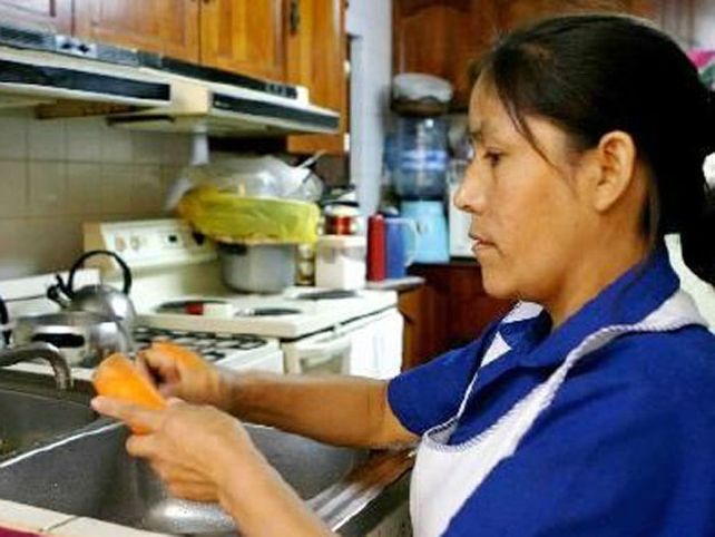 La AFIP presumirá quiénes tienen empleadas de servicio doméstico y les reclamará deudas por aportes