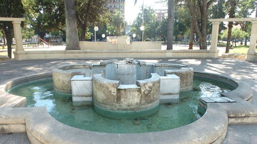 Plaza Constituyentes: Debe contemplarse un gran retardador pluvial