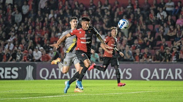 El defensor Paolo Goltz extendió su contrato con Colón hasta diciembre de 2023.