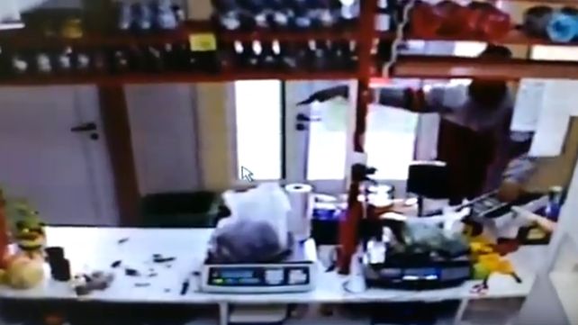Indignación por el asalto que sufrió una verdulería frente a la cancha de Unión