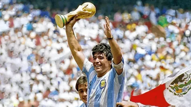 Unión se sumó con un emotivo mensaje al recuerdo eterno de Diego Maradona
