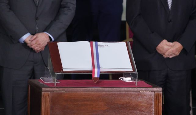 Artículo por artículo: el texto de la nueva Constitución de Santa Fe que ya está vigente y fue jurada este viernes Artículo por artículo: el texto de la nueva Constitución de Santa Fe que ya está vigente y fue jurada este viernes